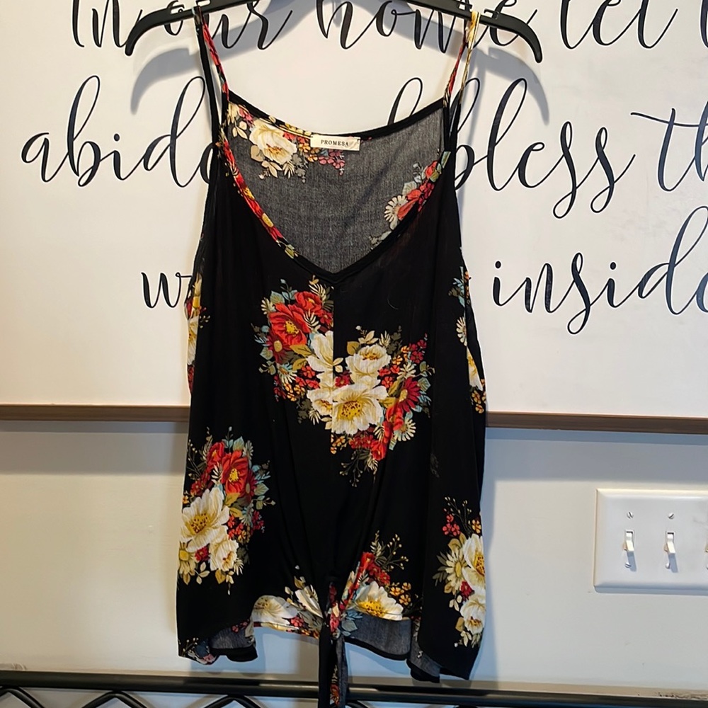 Promesa black floral tank top